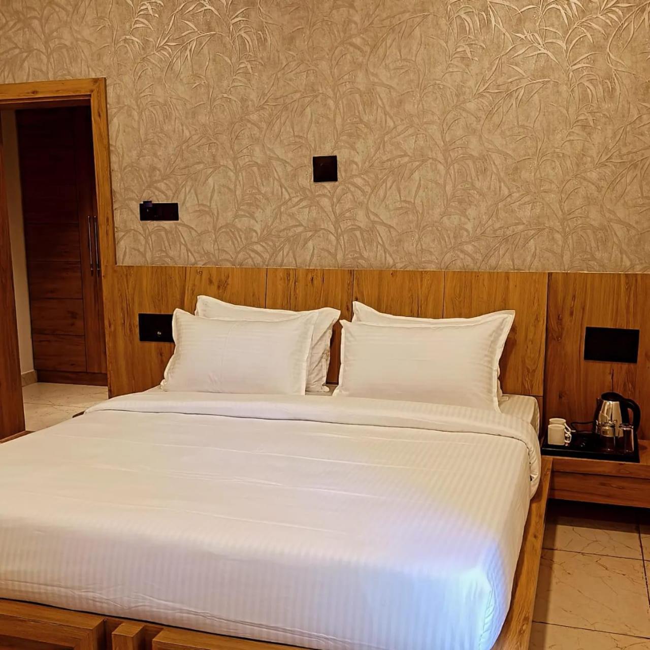 Le Casa Lion Resort A Premium Resort In Sasan Gir Exterior photo